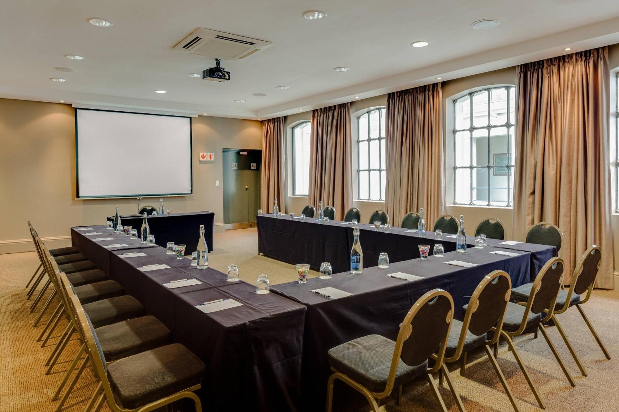 Hotel Protea By Marriott Waterfront Breakwater 3*