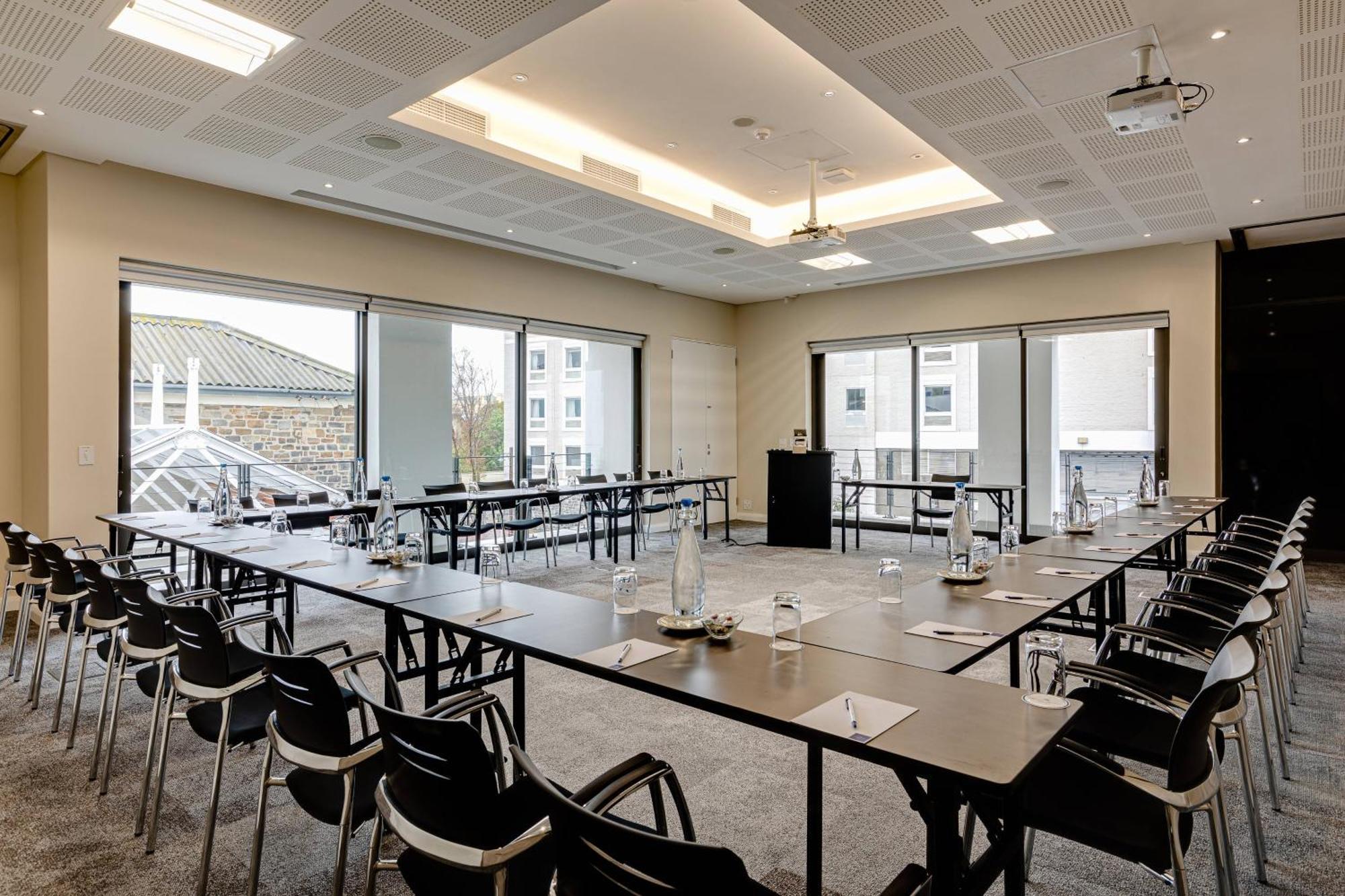 Protea By Marriott Waterfront Breakwater Hotel